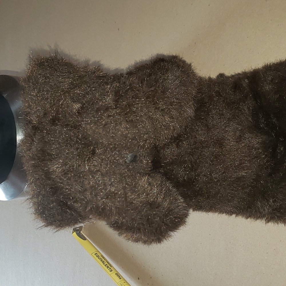 Magnetic peekaboo teddy bear by Mango